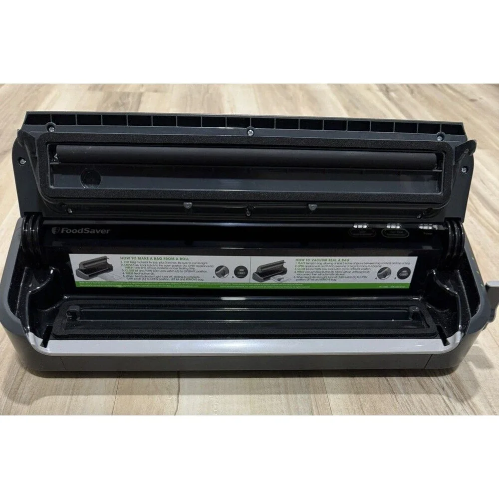 FoodSaver Vacuum Sealer Machine FM2000-015 Black TESTED WORKS